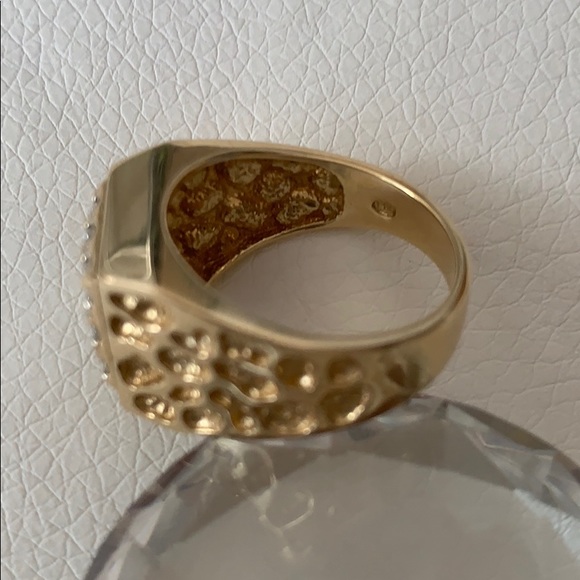 14k Yellow Gold Diamond ring ~ Size 9 - Picture 4 of 8